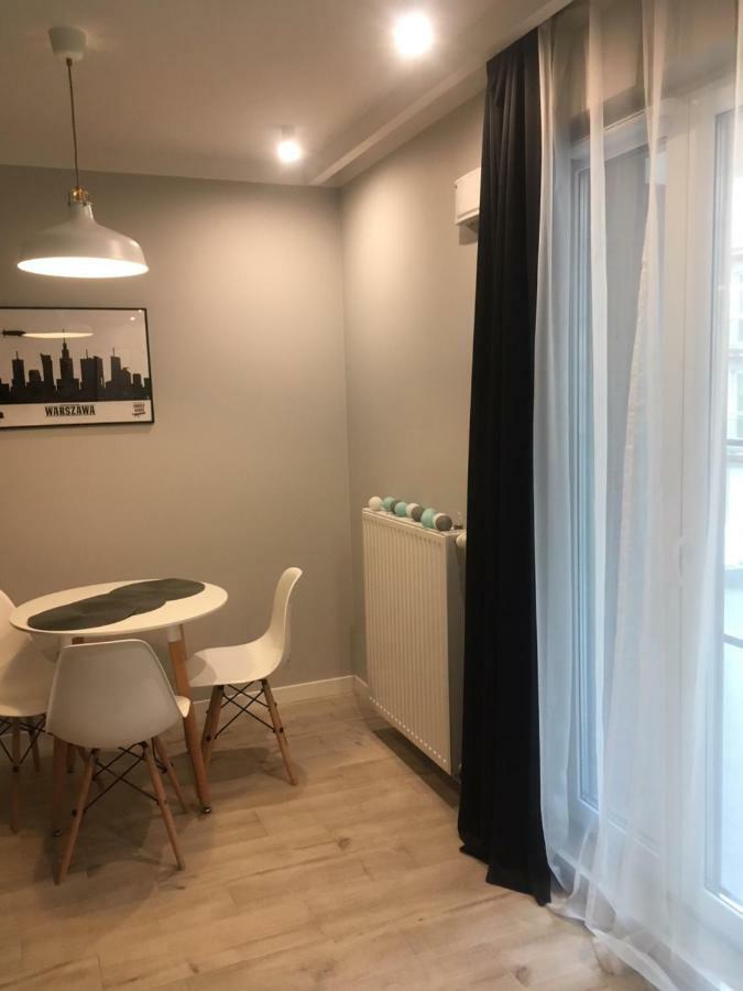 Apartamento Manufaktura Praska Varsovia Exterior foto